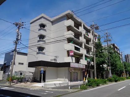 ファミール栄の画像