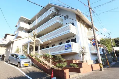 ロイヤル葉山【3階】の外観