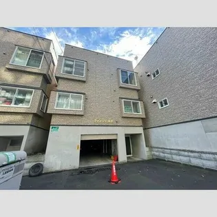 グランシュールA【2階】の外観