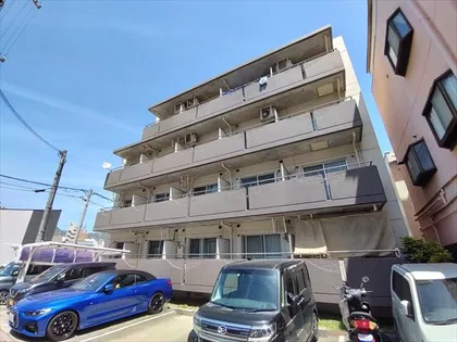 ピアイーストハウス【1階】の外観