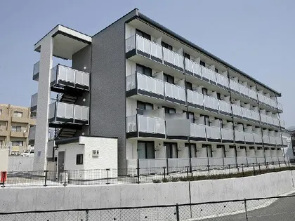 レオパレスセレーノ香椎駅東【4階】の外観