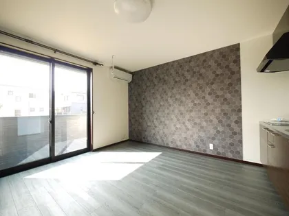 エンブレムⅤ【102号室】の外観