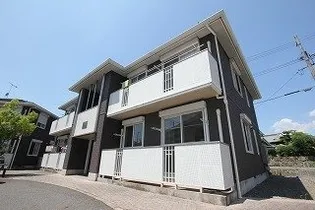 ヴィラージュ C棟【201号室】の外観