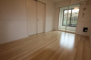 シエロⅡ【104号室】の居間