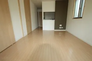 グランドール川口 C棟【203号室】の居間