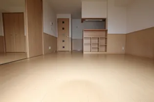 アドラブール戸手【201号室】の居間