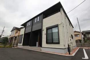 モダンハウスB【102号室】の外観