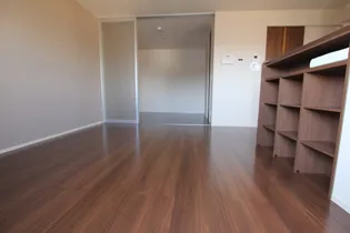 ポートサイドヴィラ Ⅱ【102号室】の居間