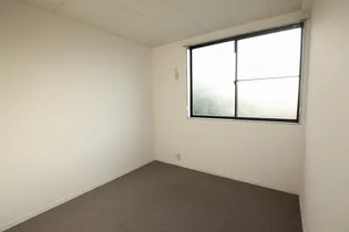 レオパレスヴィラ クレール【107号室】の寝室