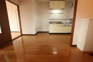 エルディムカタオカ【202号室】の居間