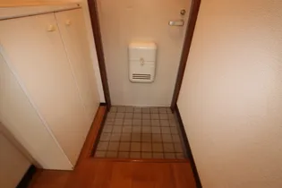 エルディムカタオカ【202号室】の玄関