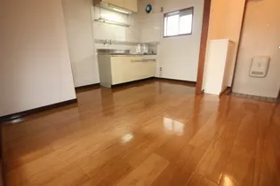 エルディムカタオカ【202号室】の居間