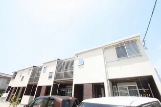 マナ・エヴァル【201号室】の外観