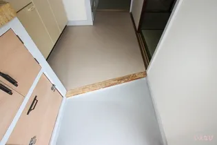 ビレッジハウス富岡1号棟【407号室】の玄関