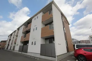 パインツリー A棟の画像