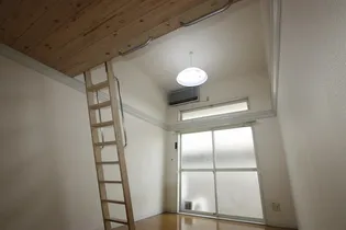 レオパレス沖野上Part2【101号室】の居間