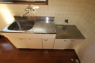 世良アパート【201号室】のキッチン