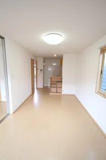 コンフォート イースト【102号室】の居間