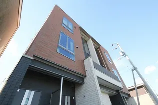 グローヴ・ガーデンⅢ【101号室】の外観