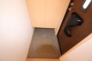 メゾンシャルム木太 B棟【101号室】の玄関