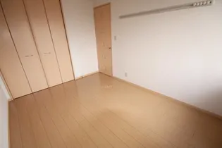 メゾンシャルム木太 B棟【101号室】の寝室