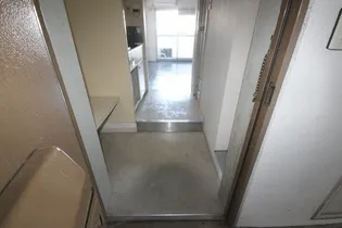 アルファ西宝町【110号室】の玄関