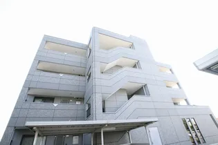 ロイヤルコーポ中川【205号室】の外観