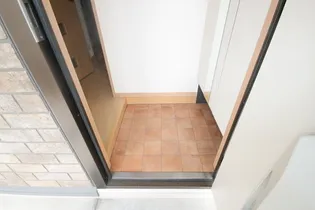 パークサウス【203号室】の玄関