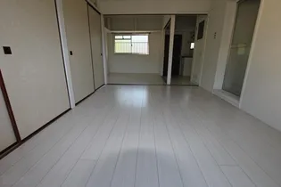 ビレッジハウス富岡1号棟【407号室】の寝室