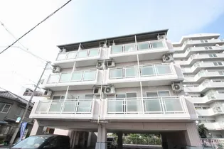 Yマンション【302号室】の外観