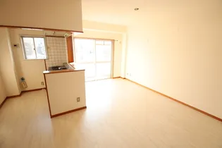 パルコ長和島【405号室】の居間