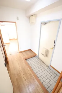 パルコ長和島【0406号室】の玄関