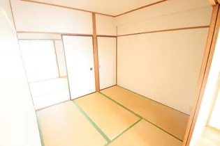 パルコ長和島【301号室】の居間