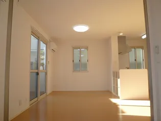 ディアコートASKA【101号室】の居間