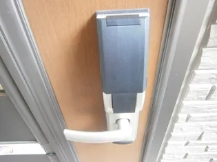 ロイヤルタウン広面A【102号室】の玄関