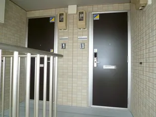 アルカンシェルB【202号室】の玄関