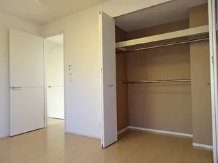 デヴォートKS【102号室】の寝室