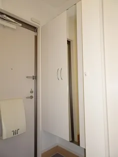 デヴォートKS【102号室】の玄関