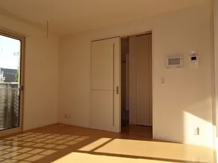 デヴォートKS【102号室】の居間