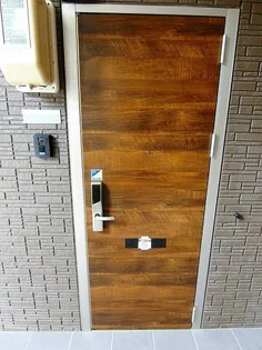 ヒルズ相染【101号室】の玄関