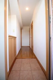 スープリーム【202号室】の玄関