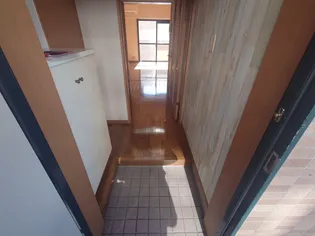 ウエスト・5【304号室】の玄関