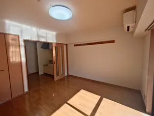 ウエスト・5【304号室】の居間