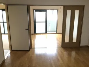 サン クレール【305号室】の居間