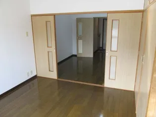 サンライズカワサキ【A303号室】の居間