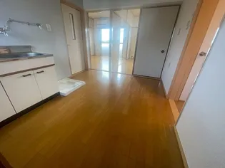 サンハイツ【303号室】の居間