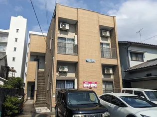 エトレーヌ吉塚の外観