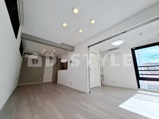 レピュア池袋本町レジデンス【4階】の居間