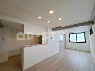 レピュア池袋本町レジデンス【4階】の居間