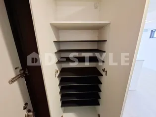 レピュア池袋本町レジデンス【203号室】の玄関